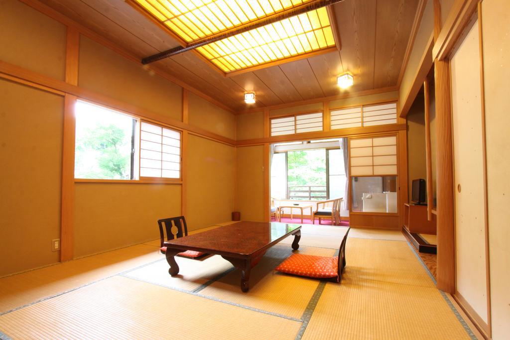 Yanagiya Hotel Chichibu Buitenkant foto